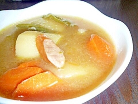 いつもの野菜スープ。コンソメ風味
